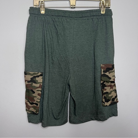 Joe Boxer Green Cargo Shorts Relaxed Fit Size Medium NWOT - Picture 3 of 5